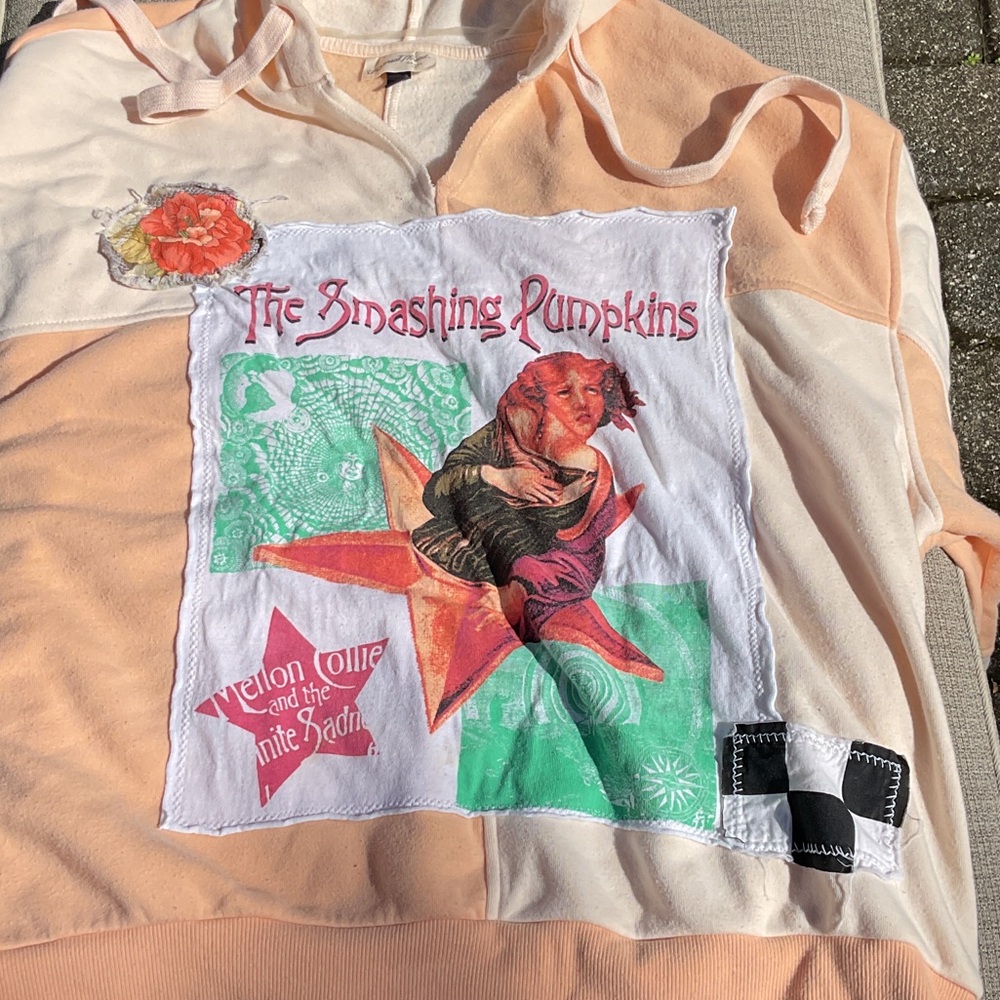 Smashing Pumpkins Upcycled Peach and White Graphic Hoodie, 3X - Picture 3 of 10